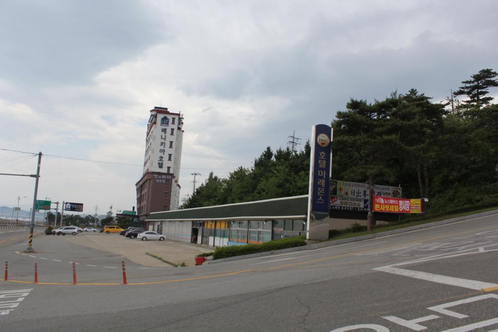Benikea Hotel Mountain&Ocean Daepohang Sokcho Exterior foto